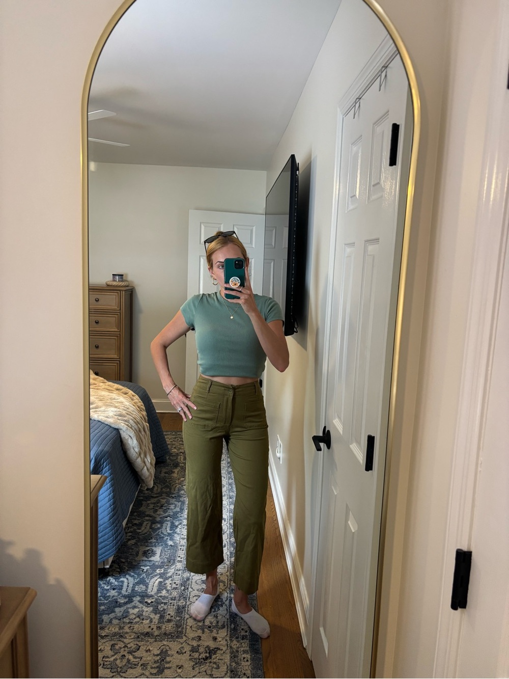 Bagatelle High Waist Wide Leg Crop Pants Size 2 Olive green